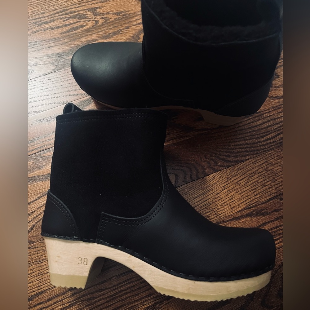 No. 6 shearling clog boot. BRAND NEW NEVER WORN